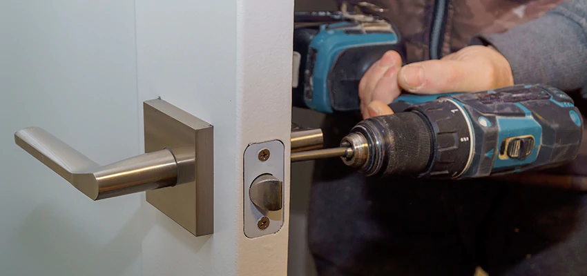 Broken Door Handle Lock Repair in Rialto, California
